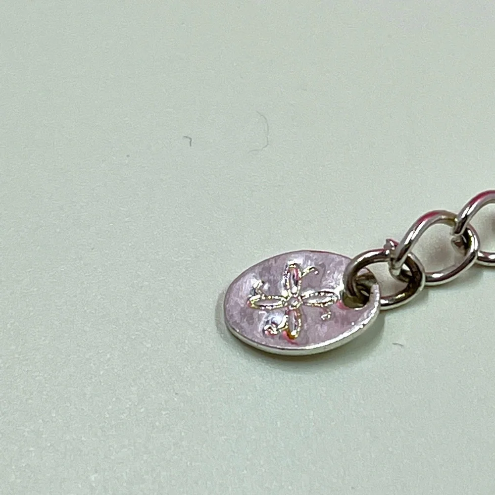 Vintage Y2K Triple Strand Pearl and Silver Abstract Flower Pendant Bracelet - Picture 8 of 9